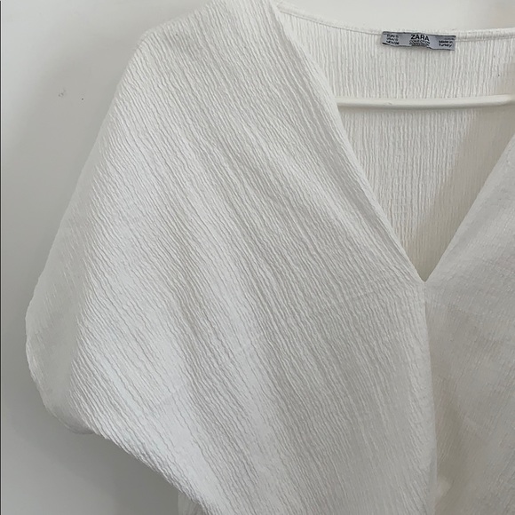 3/$20 White Zara twist top - Picture 3 of 5